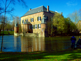 [Photo of 
Kasteel Erenstein after the additional application of Enhance 
Colors]